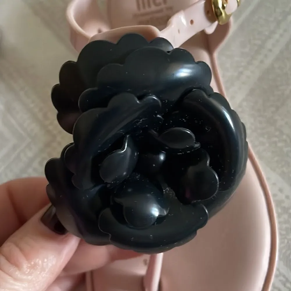 Mel Dreamed by Melissa Girls Pink Jelly Sandals with Black Flower